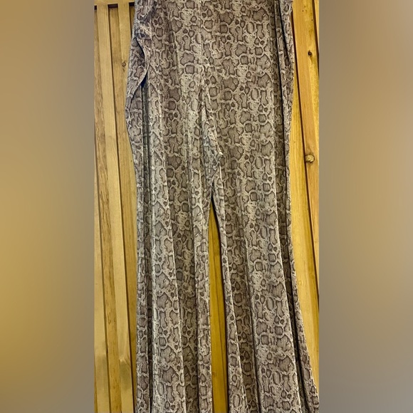 Show Me Your MuMu Animal Print Ribbed Fabric Pants, NWOT - Picture 4 of 4